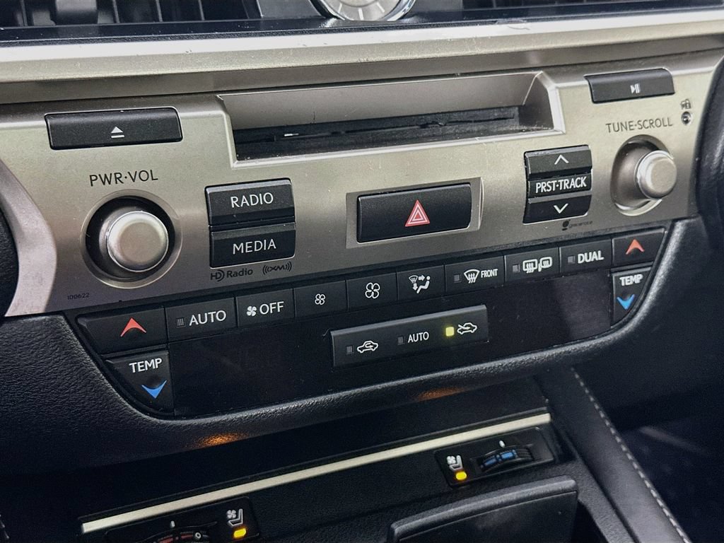 Used 2016 Lexus ES 350 w/ Premium Package w/Wood Trim FWD image 16