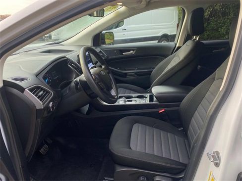 Used 2023 Ford Edge SE w/ Black Appearance Package image 11