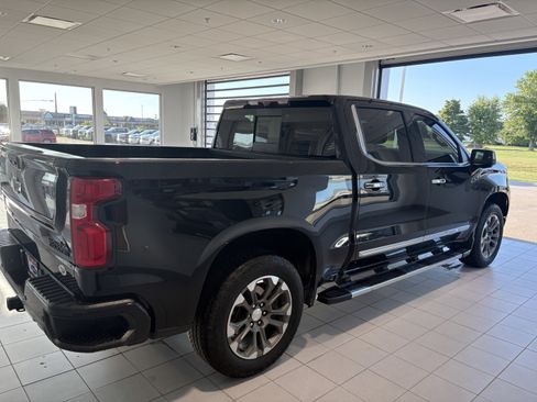 Used 2023 Chevrolet Silverado 1500 High Country w/ Technology Package image 6