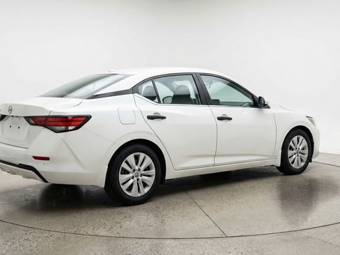 Used 2025 Nissan Sentra S FWD image 9