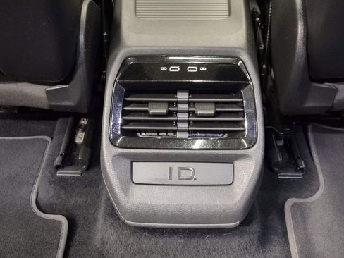 Certified 2021 Volkswagen ID.4 Pro S image 33