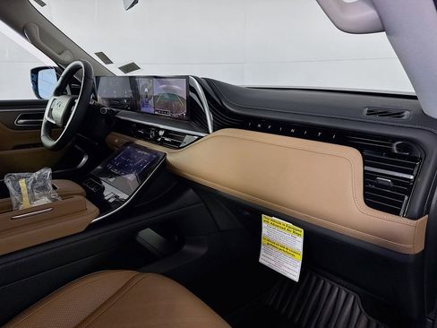 Certified 2025 INFINITI QX80 Luxe image 32