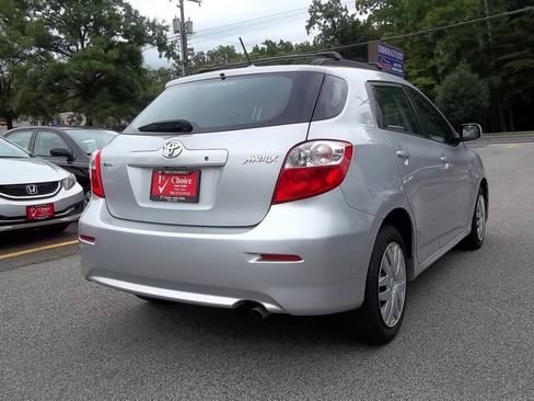 Used 2010 Toyota Matrix FWD image 3