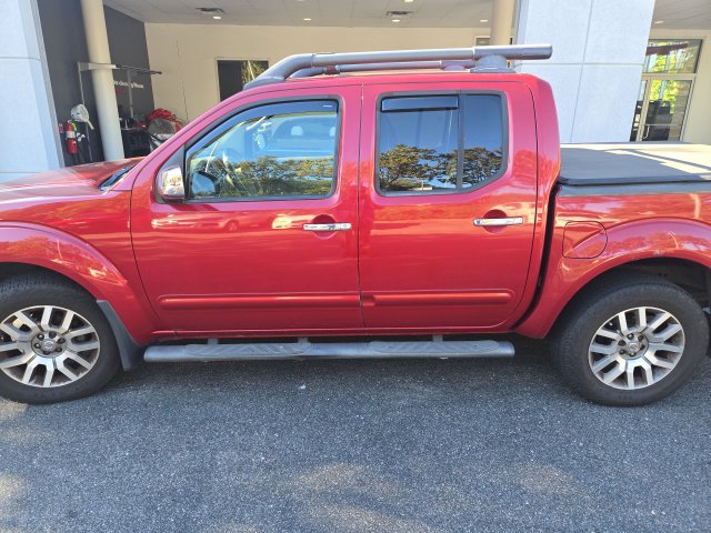 Used 2011 Nissan Frontier SL AWD/4WD image 2