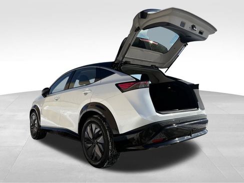 Used 2023 Nissan Ariya FWD image 13