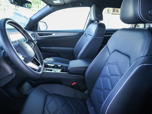 New 2026 Volkswagen Atlas Cross Sport SE image 30