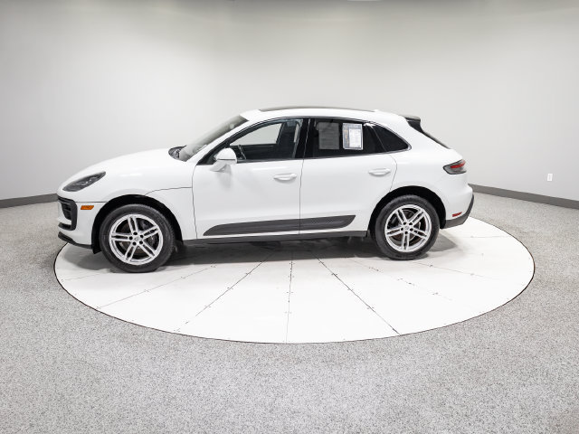 Used 2024 Porsche Macan w/ Premium Plus Package AWD/4WD image 32
