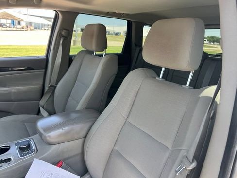 Used 2011 Jeep Grand Cherokee Laredo w/ Security & Convenience Group AWD/4WD image 10
