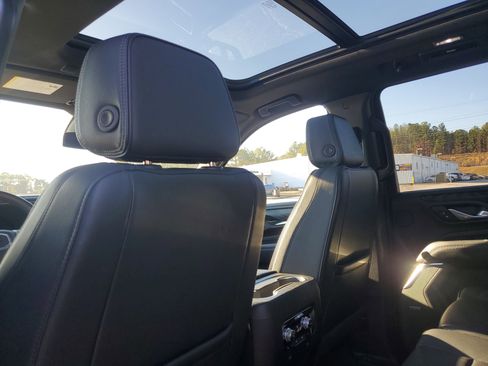 Used 2024 GMC Yukon XL Denali image 8