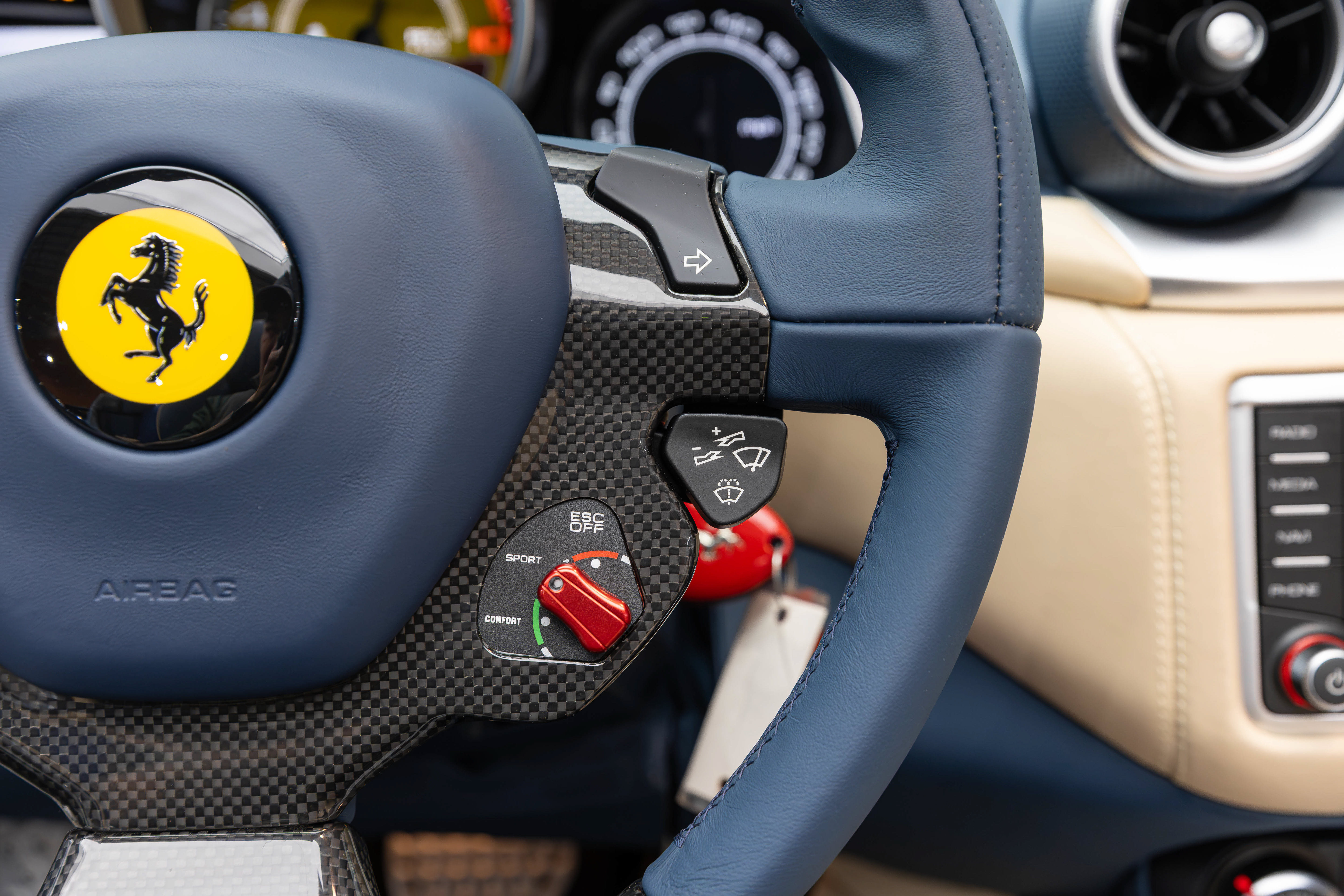 Certified 2015 Ferrari California T RWD image 30