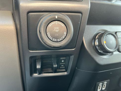 Used 2019 Ford F150 XLT w/ Equipment Group 302A Luxury AWD/4WD image 13