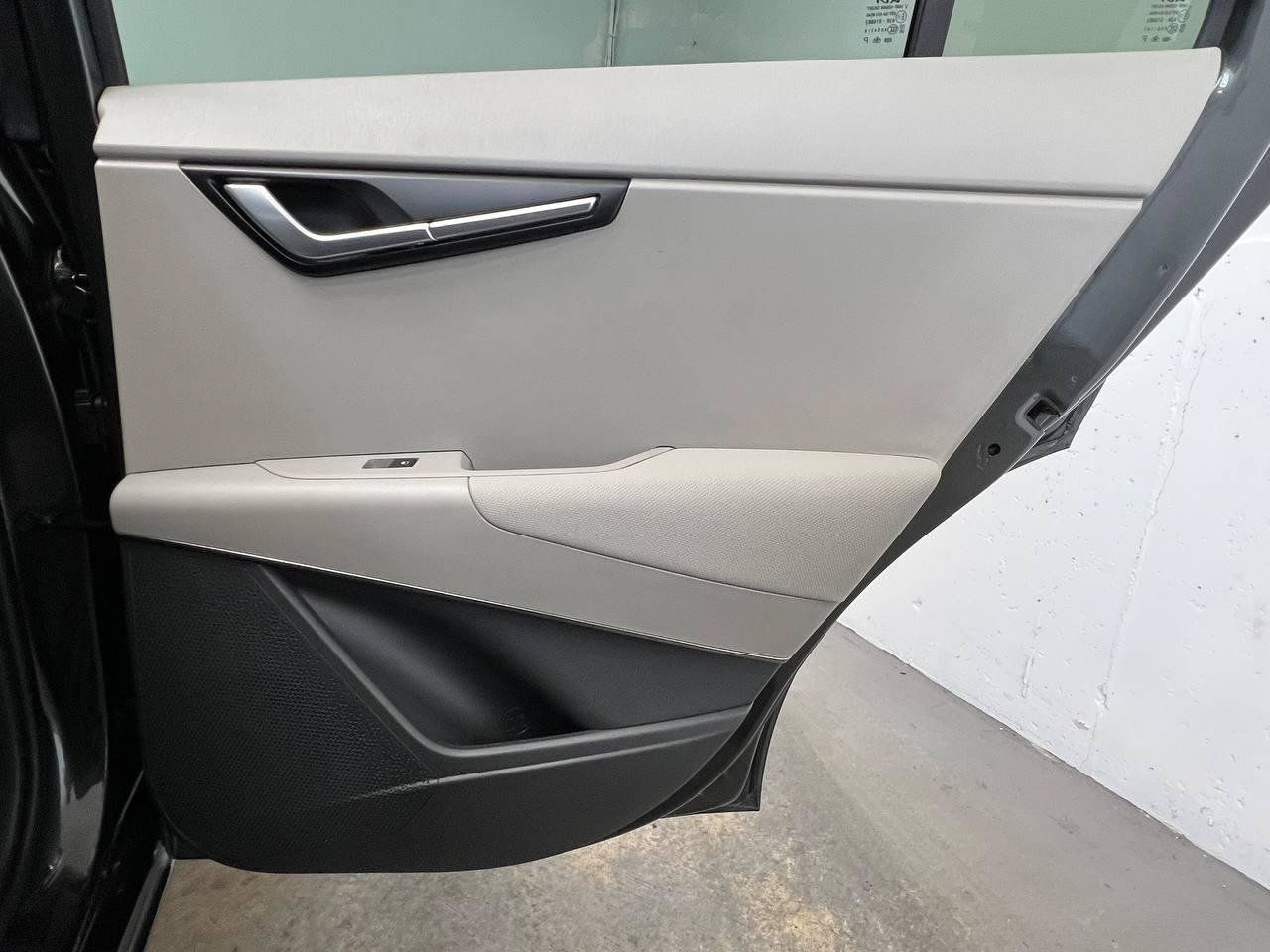 Used 2023 Kia Niro Wind FWD image 11