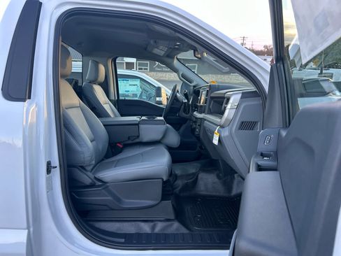 New 2026 Ford F450 XL w/ XL Chrome Package image 5