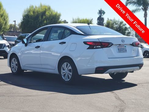 Used 2025 Nissan Versa S FWD image 2