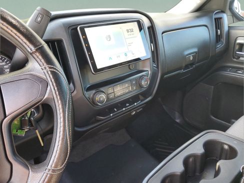 Used 2018 Chevrolet Silverado 1500 Custom w/ Custom Value Package image 8