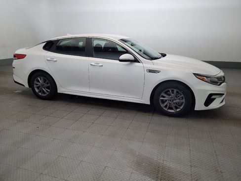 Used 2020 Kia Optima LX image 11