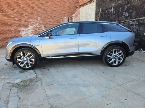 New 2026 Cadillac Optiq Luxury 1 image 4