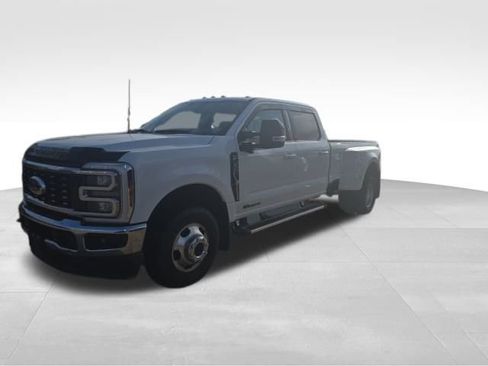Used 2024 Ford F350 Lariat w/ FX4 Off-Road Package image 3