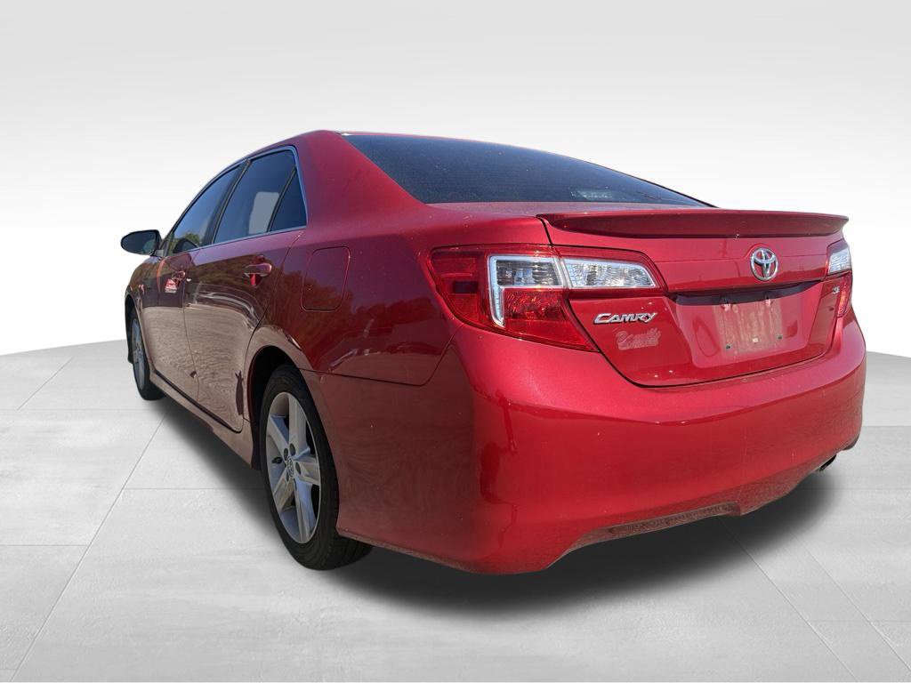 Used 2014 Toyota Camry SE FWD image 32