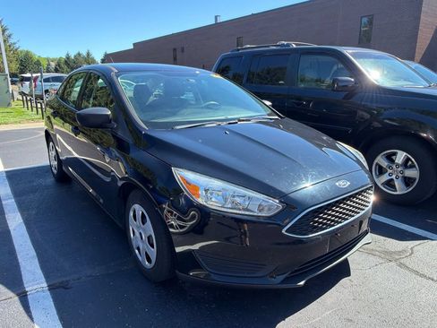 Used 2017 Ford Focus S FWD image 4