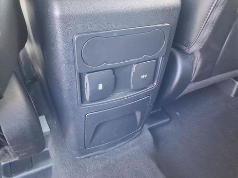 Used 2024 Ford Explorer XLT w/ Equipment Group 202A RWD image 21