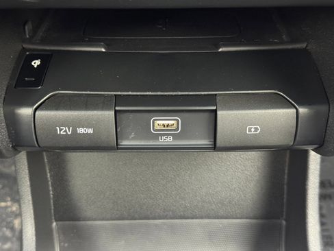 Used 2022 Kia Niro EX w/ Cold Weather Package image 29