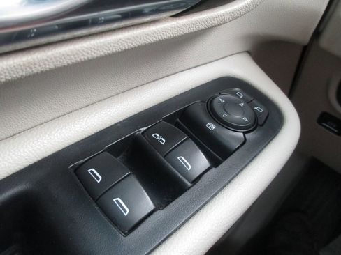 Used 2019 GMC Terrain Denali w/ Advanced Safety Package image 28