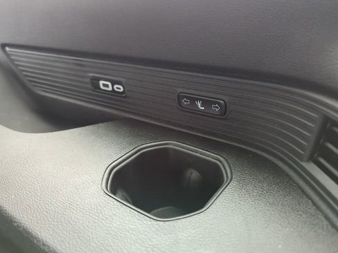 Used 2024 Jeep Wagoneer L Series III w/ Flexible Seating Group image 51