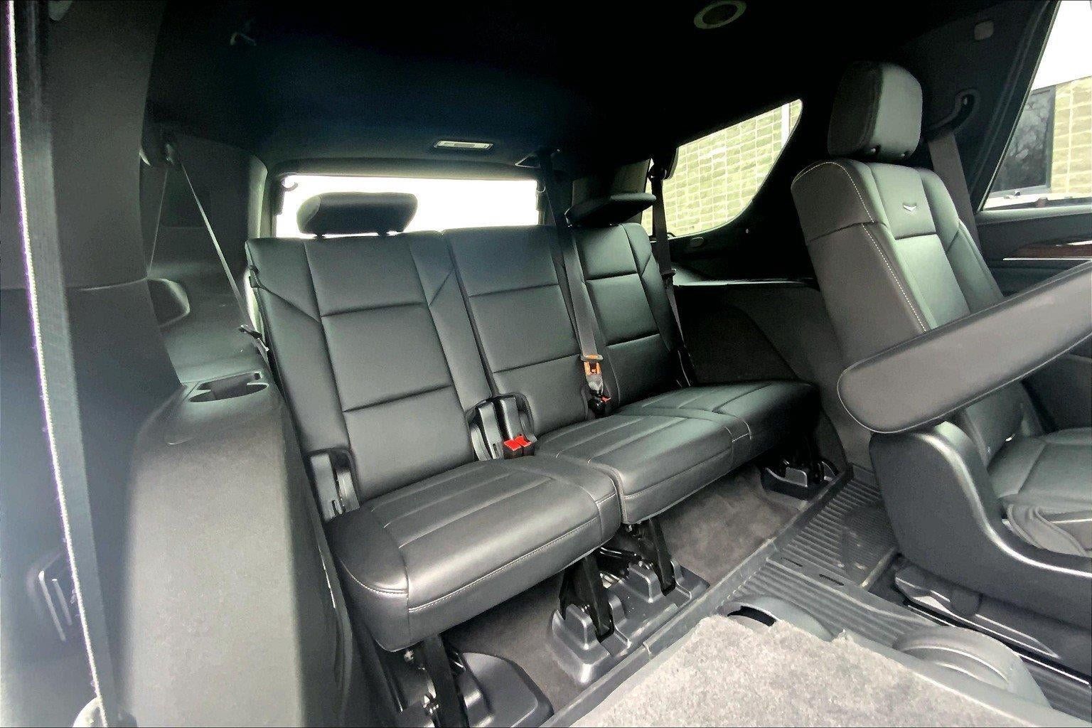Used 2022 Cadillac Escalade Luxury AWD/4WD image 23