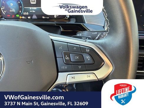 Certified 2024 Volkswagen Atlas Cross Sport SE image 22