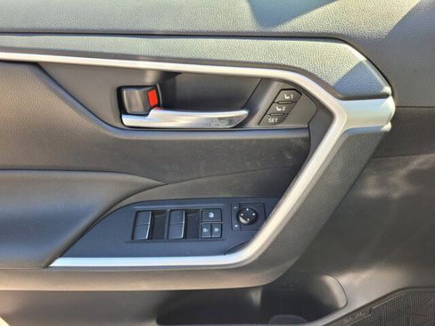 Used 2021 Toyota RAV4 XLE Premium image 24