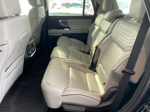 Used 2025 Ford Expedition Platinum w/ Platinum Ultimate Package image 18