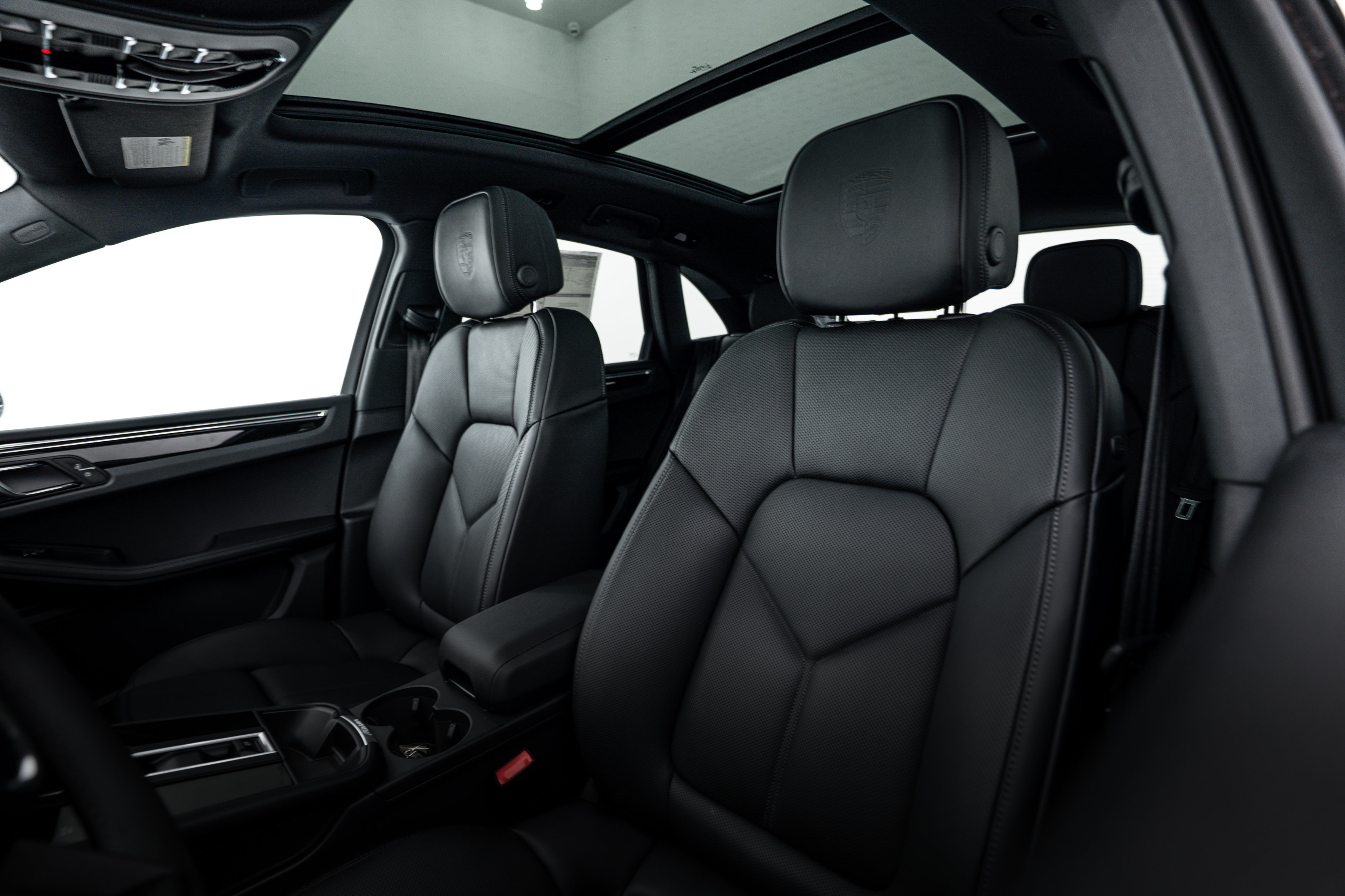Certified 2026 Porsche Macan AWD/4WD image 20