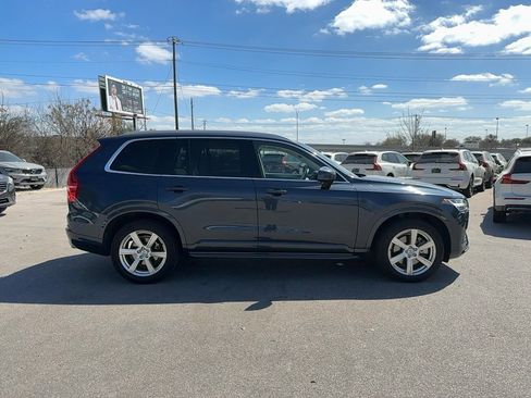 Used 2021 Volvo XC90 T5 Momentum w/ Protection Package Premier image 6
