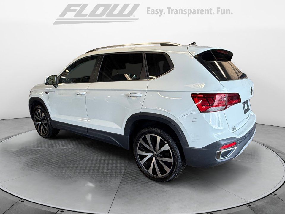 Used 2023 Volkswagen Taos SE FWD image 6