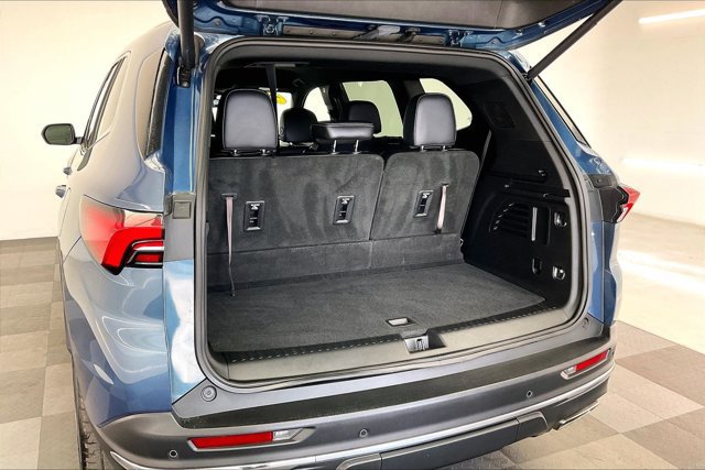 Used 2025 Buick Enclave Preferred AWD/4WD image 27
