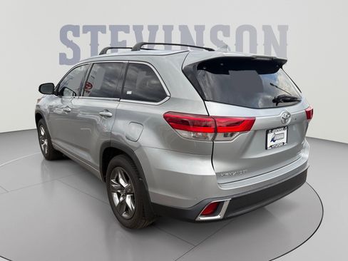 Used 2018 Toyota Highlander Limited Platinum AWD/4WD image 3
