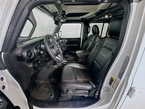 Used 2023 Jeep Wrangler Unlimited Sahara w/ Cold Weather Group AWD/4WD image 13
