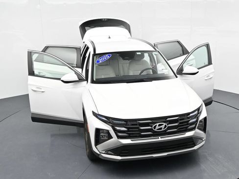 Used 2025 Hyundai Tucson SEL FWD image 34