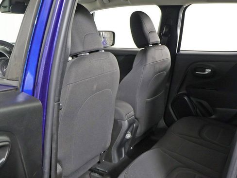 Used 2020 Jeep Renegade Latitude w/ UConnect 8.4 Nav Group image 23