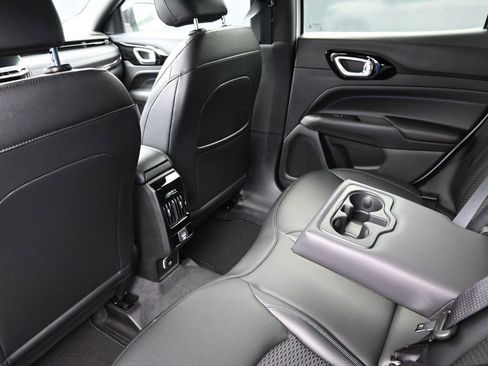 New 2026 Jeep Compass Latitude image 19