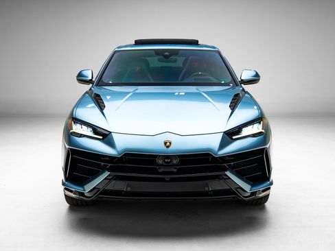 Used 2023 Lamborghini Urus S image 3