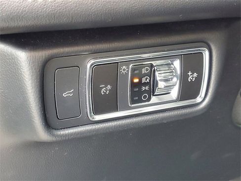 Used 2023 Lincoln Aviator AWD w/ Premium Package image 15