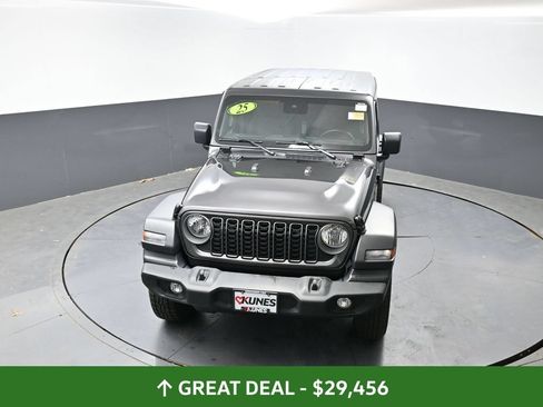 Used 2025 Jeep Wrangler Unlimited Sport AWD/4WD image 45