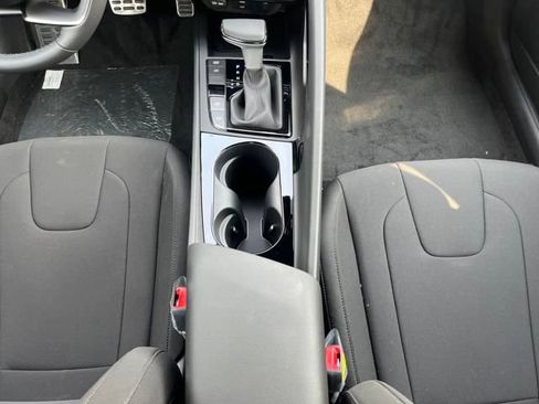 New 2025 Hyundai Elantra SEL image 31