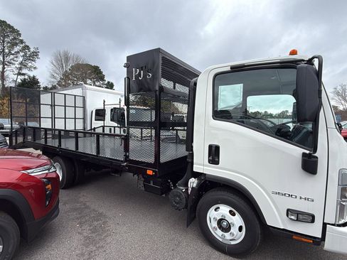 New 2025 Chevrolet Low Cab Forward image 6