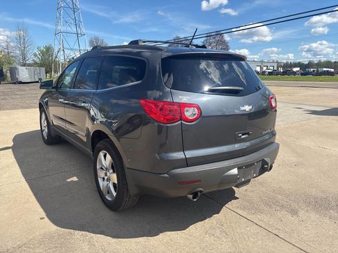 Used 2011 Chevrolet Traverse LTZ FWD image 4
