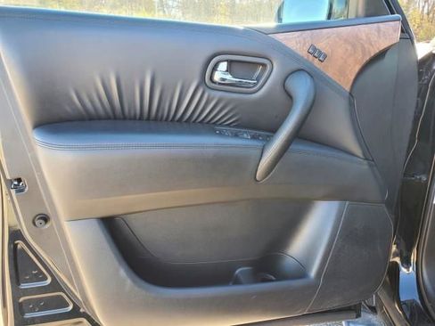Used 2024 Nissan Armada SL w/ Captain's Chairs Package AWD/4WD image 19