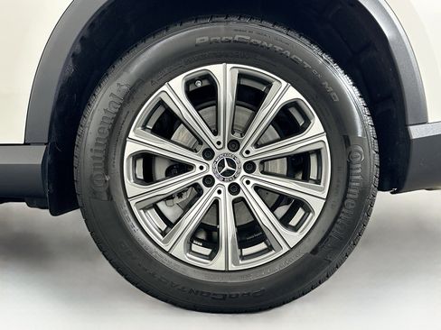 Used 2024 Mercedes-Benz GLC 300 image 11