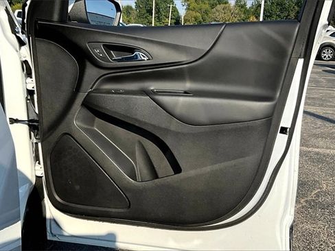 Used 2022 Chevrolet Equinox LT image 28